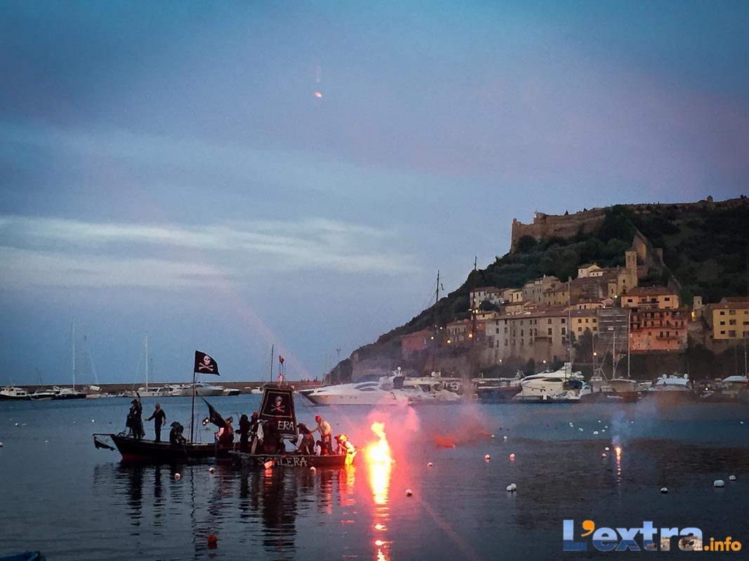 La Notte Dei Pirati A Porto Ercole Tre Giorni Di Spettacolo Foto E Video